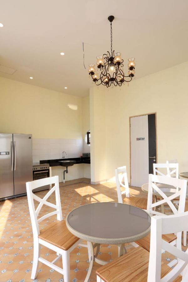 Urbanest Inn House Slipi Τζακάρτα Εξωτερικό φωτογραφία